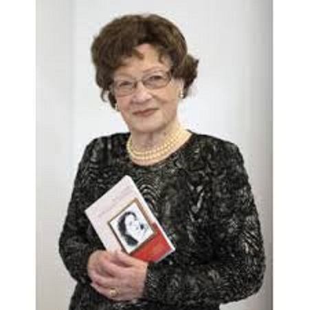 La poeta Angelina Gatell