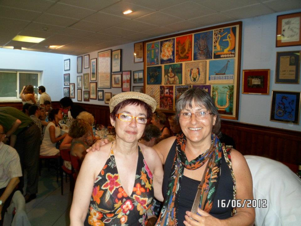 Anna Rossell (derecha) con Cèlia Sánchez-Mústich (Semana de Poesía de Sitges, 2012)