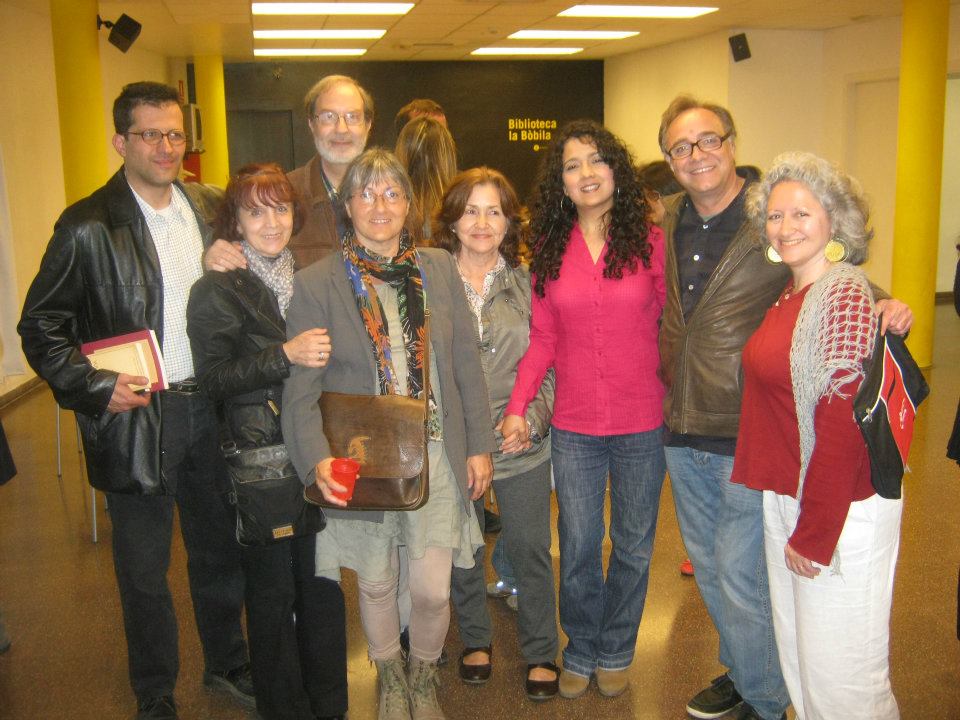 Anna Rossell con amigos/as poetas (Barcelona, 2012)