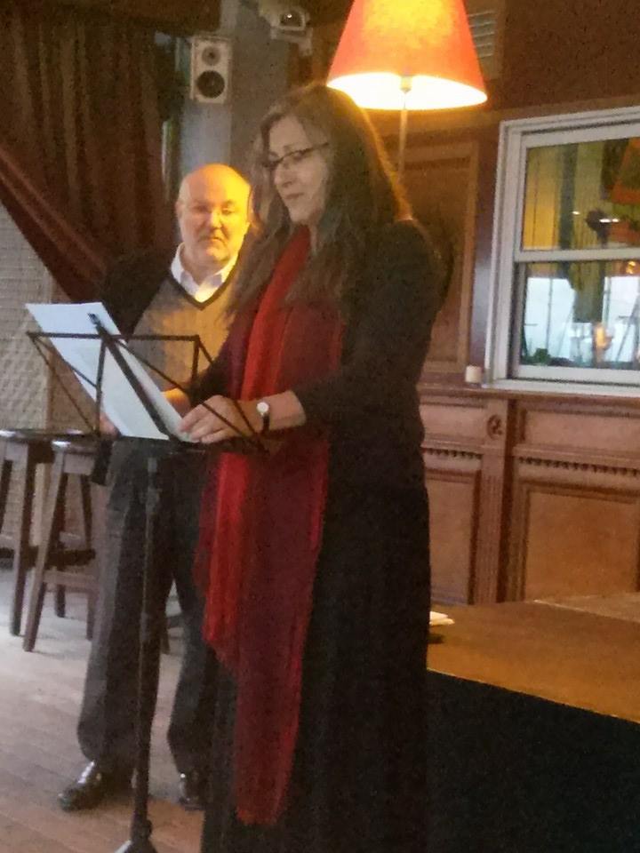 Anna Rossell con el poeta Francesc Cornadó. Recital Badasía, Badalona, abril 2014