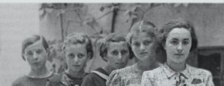 Portada del ensayo de Heather Dune  Macadam, «Las 999 primeras mujeres de Auschwitz»